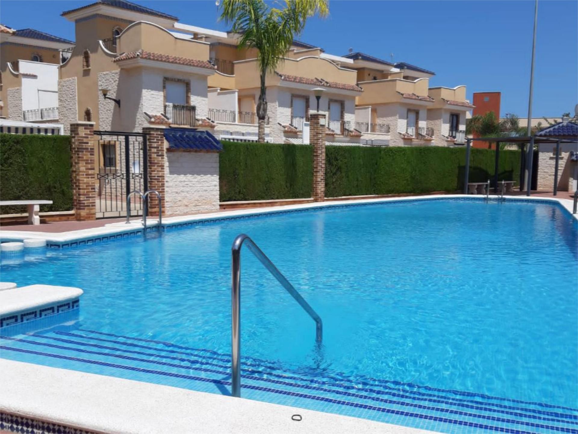 Piscina de Casa adosada en venda en Pilar de la Horadada amb Aire condicionat, Terrassa i Piscina