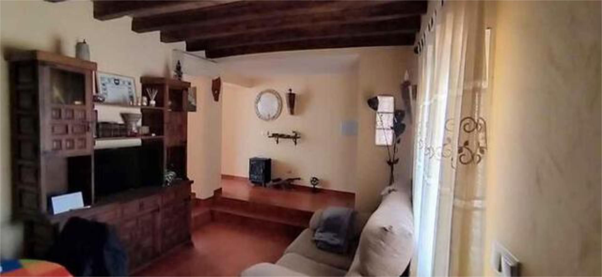 Sala d'estar de Casa o xalet en venda en Camuñas amb Jardí privat