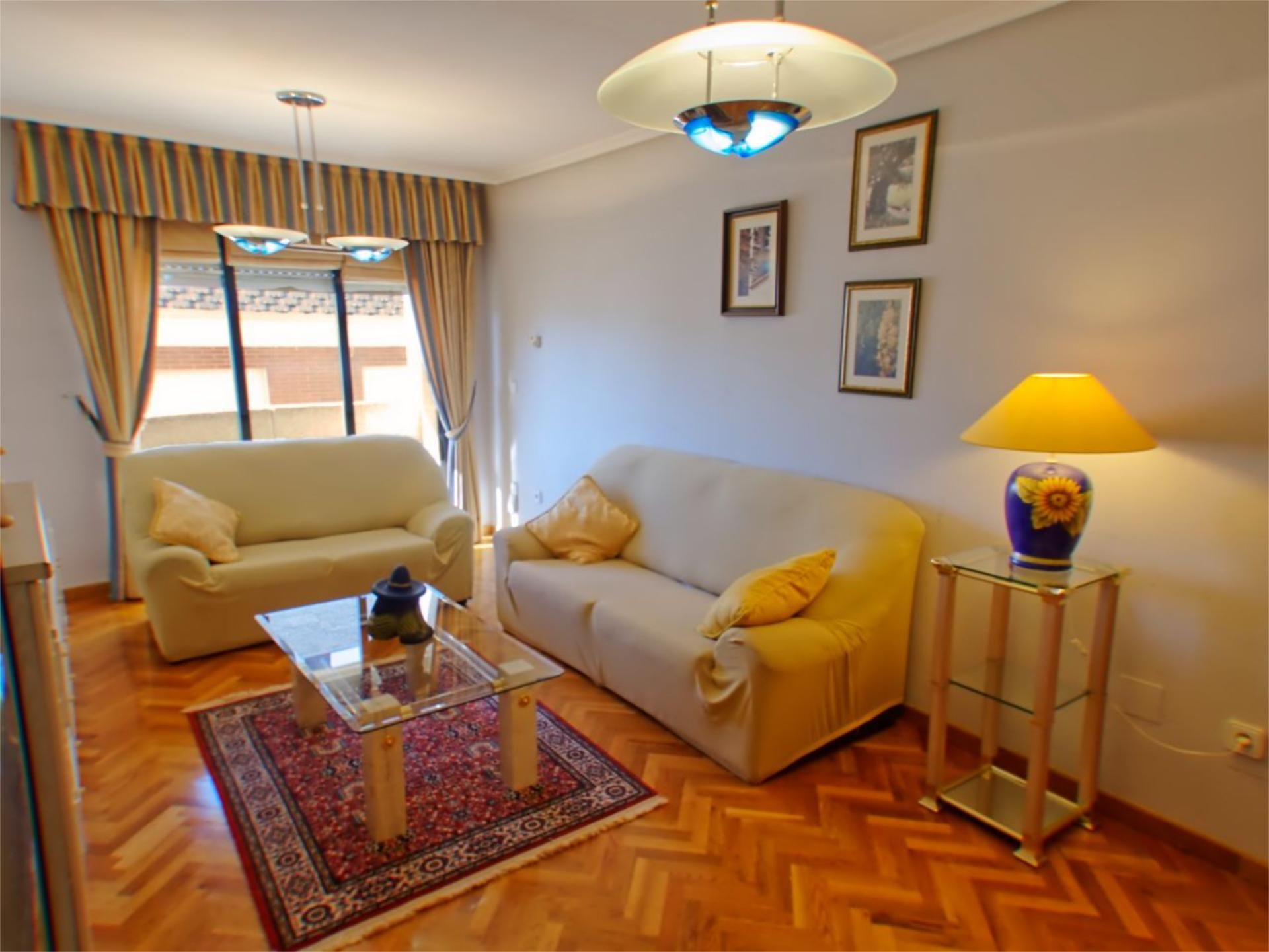 Living room of Flat to share in Ponferrada  with Heating, Parquet flooring and Furnished