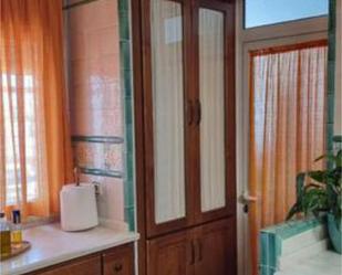 Bathroom of Flat for sale in  Sevilla Capital  with Heating, Private garden and Terrace