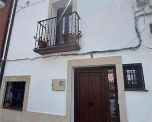 Vista exterior de Casa o xalet en venda en San Martín de Valdeiglesias amb Calefacció, Terrassa i Traster