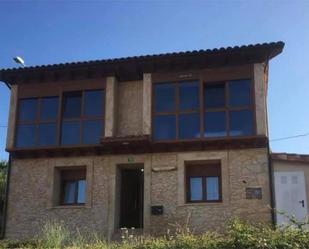 Vista exterior de Casa o xalet en venda en Boñar amb Calefacció, Moblat i Rentadora