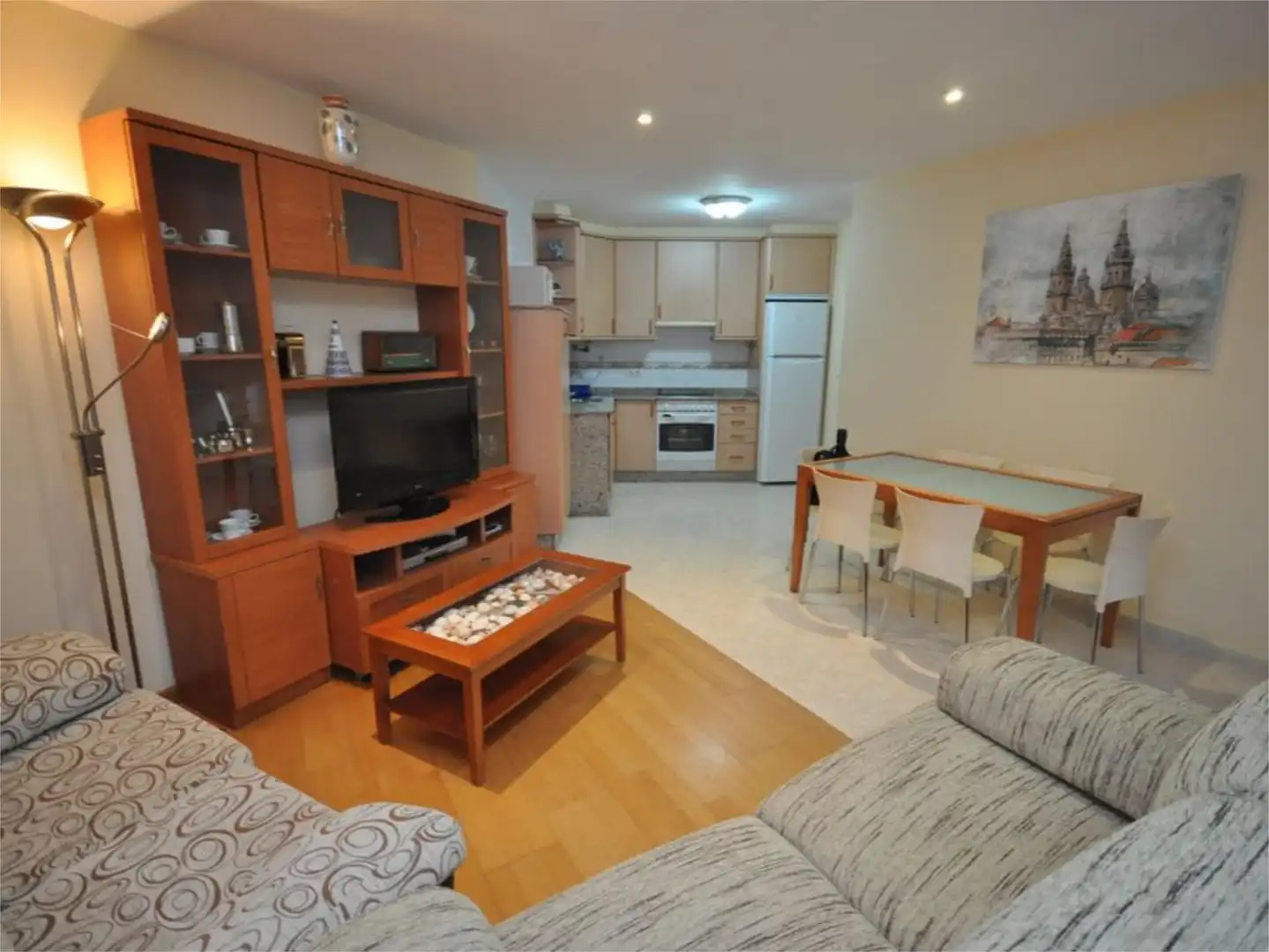 Piso en venta en Curro da Praza, 1, Muros Sala de estar de Piso en venta en Muros con Trastero, Amueblado y Videoportero