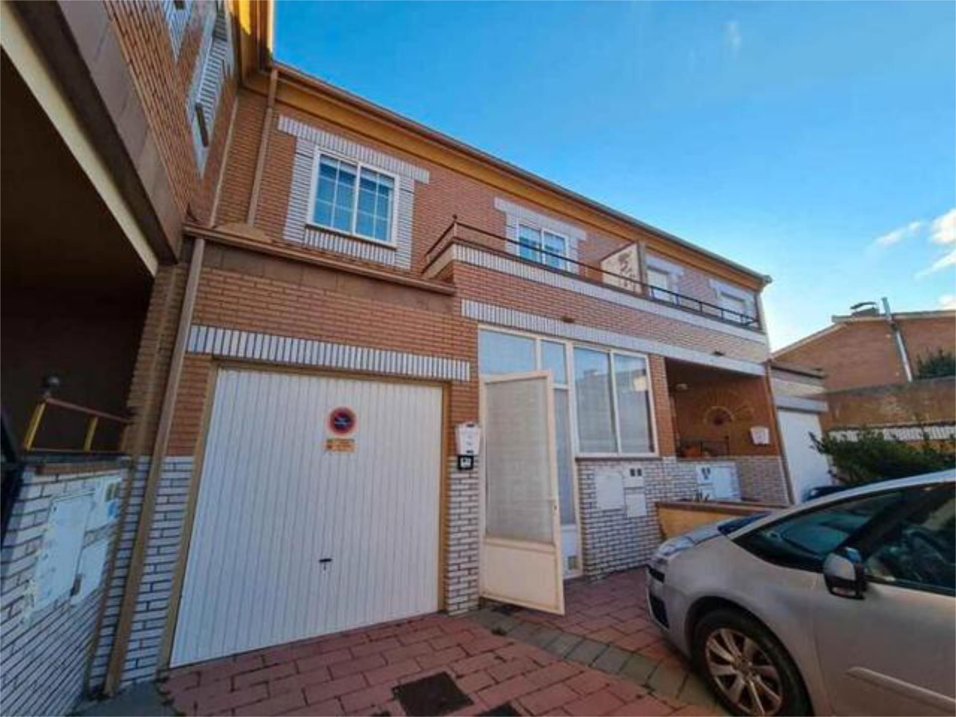 Exterior view of House or chalet for sale in Tariego de Cerrato  with Heating, Private garden and Terrace