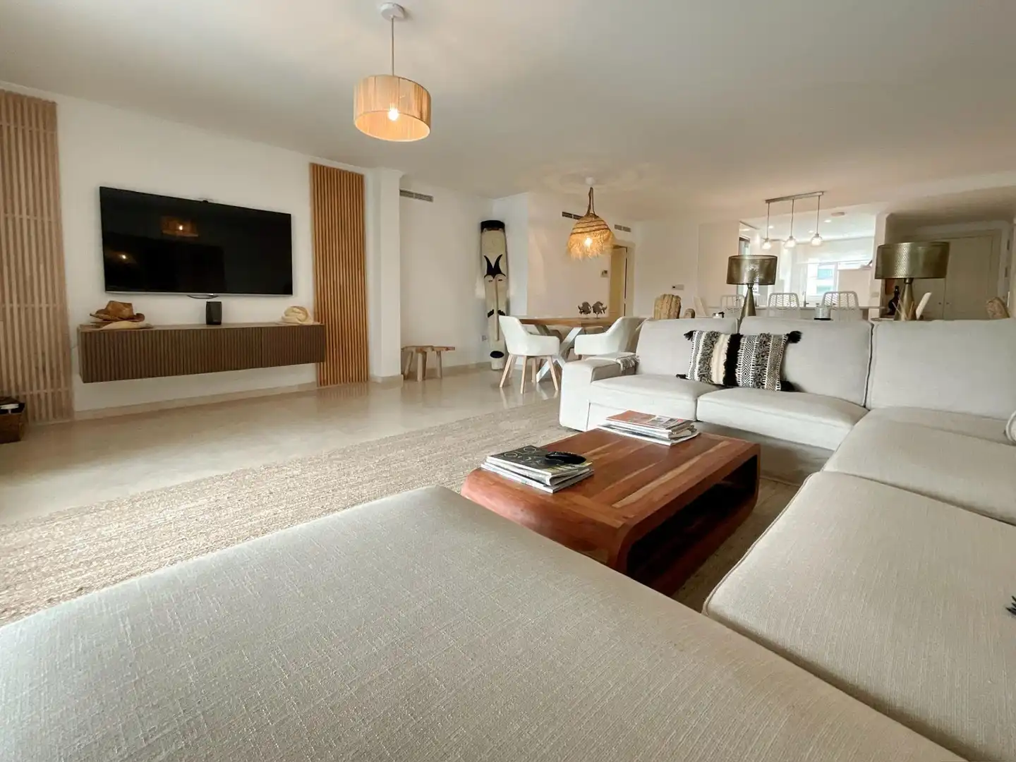 Piso en venta en Puerto de Sotogrande - La Marina Sala de estar de Piso en venta en Sotogrande con Aire acondicionado y Terraza