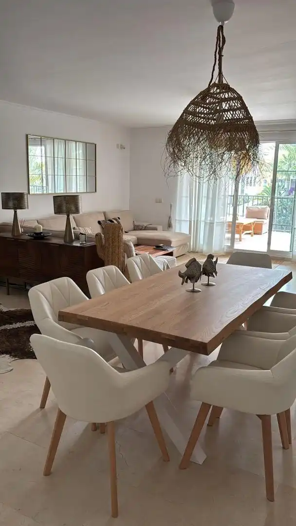 Piso en venta en Puerto de Sotogrande - La Marina Comedor de Piso en venta en Sotogrande con Aire acondicionado y Terraza
