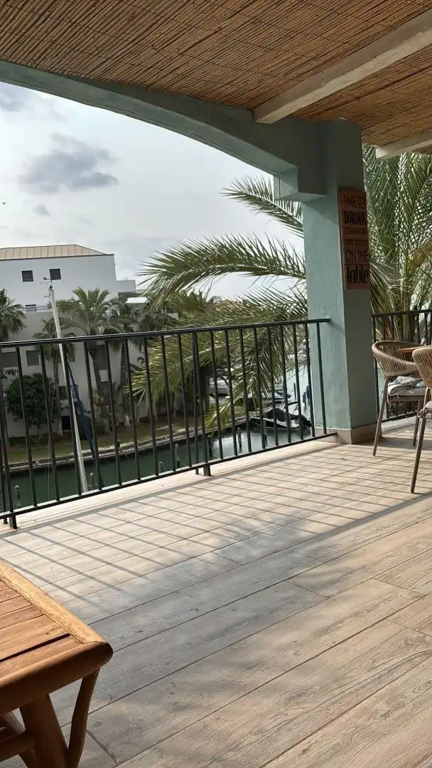 Piso en venta en Puerto de Sotogrande - La Marina Terraza de Piso en venta en Sotogrande con Aire acondicionado y Terraza
