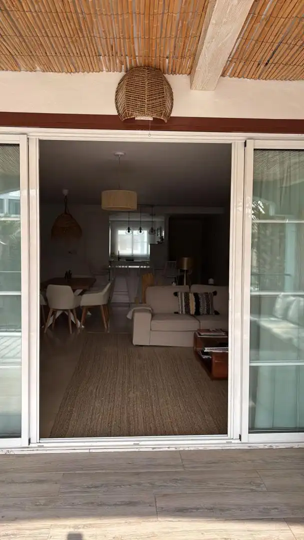 Piso en venta en Puerto de Sotogrande - La Marina Sala de estar de Piso en venta en Sotogrande con Aire acondicionado y Terraza