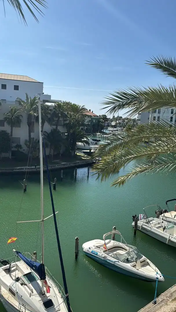 Piso en venta en Puerto de Sotogrande - La Marina Vista exterior de Piso en venta en Sotogrande con Aire acondicionado y Terraza