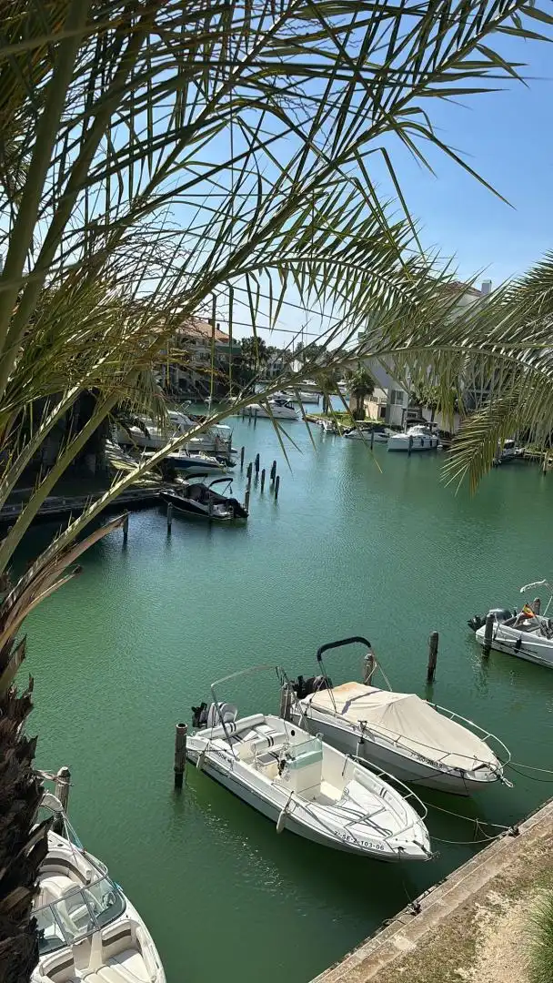 Piso en venta en Puerto de Sotogrande - La Marina Vista exterior de Piso en venta en Sotogrande con Aire acondicionado y Terraza