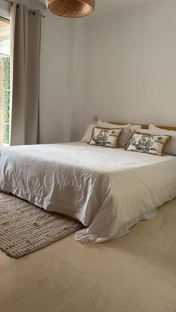 Piso en venta en Puerto de Sotogrande - La Marina Habitación de Piso en venta en Sotogrande con Aire acondicionado y Terraza