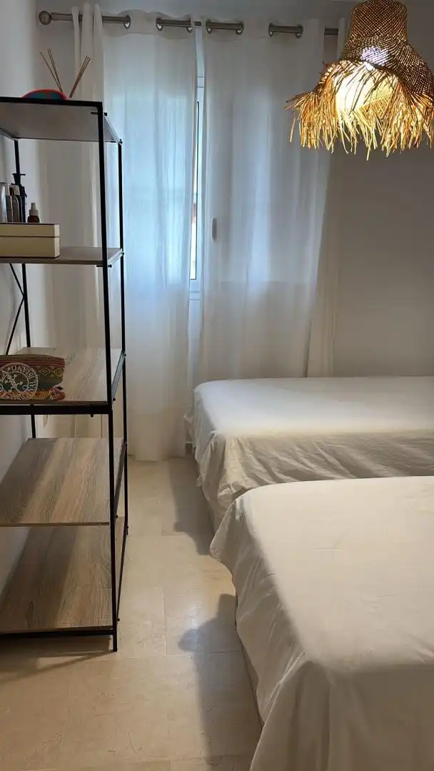 Piso en venta en Puerto de Sotogrande - La Marina Habitación de Piso en venta en Sotogrande con Aire acondicionado y Terraza