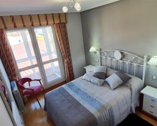 Dormitori de Apartament de lloguer en San Andrés del Rabanedo amb Calefacció, Traster i Moblat