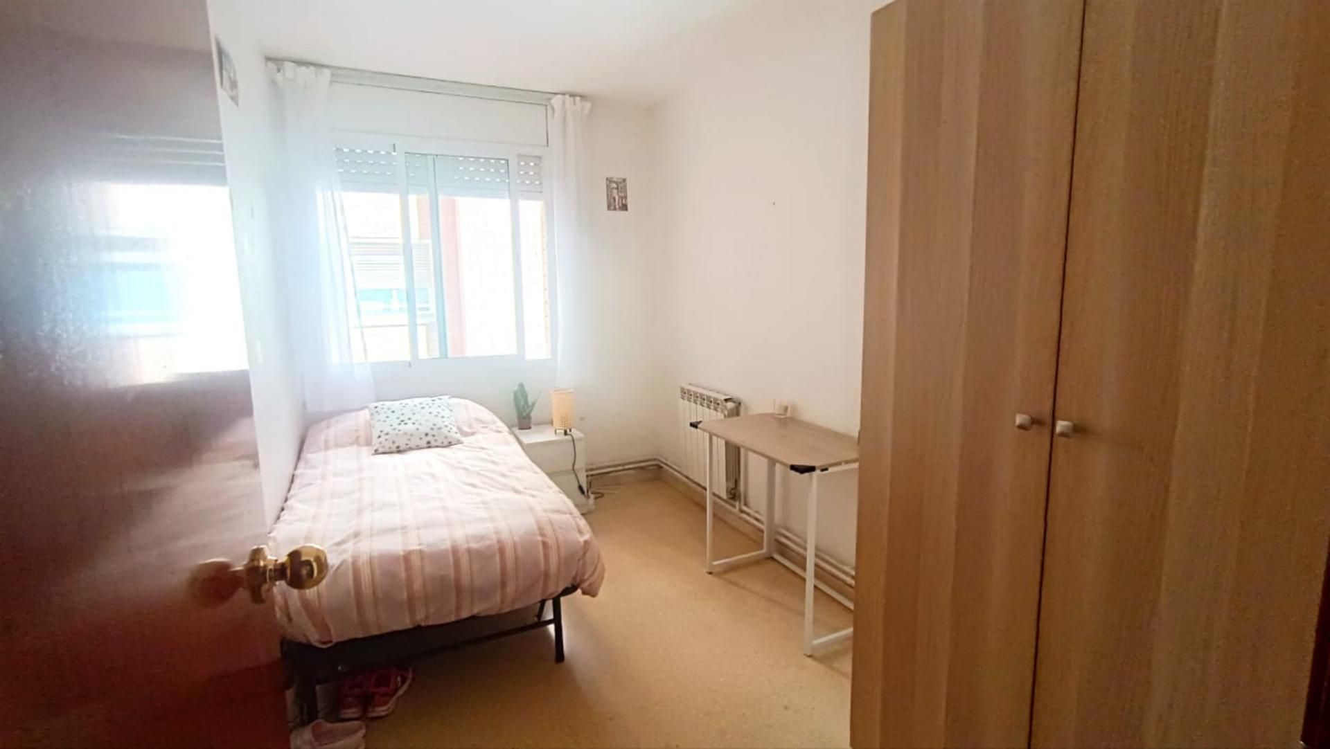 Flat to share in Avinguda Salvador Espriu, 21, Lloreda