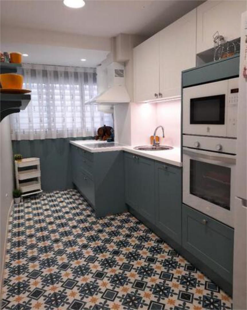 Kitchen of Flat for sale in  Valencia Capital  with Heating, Private garden and Terrace