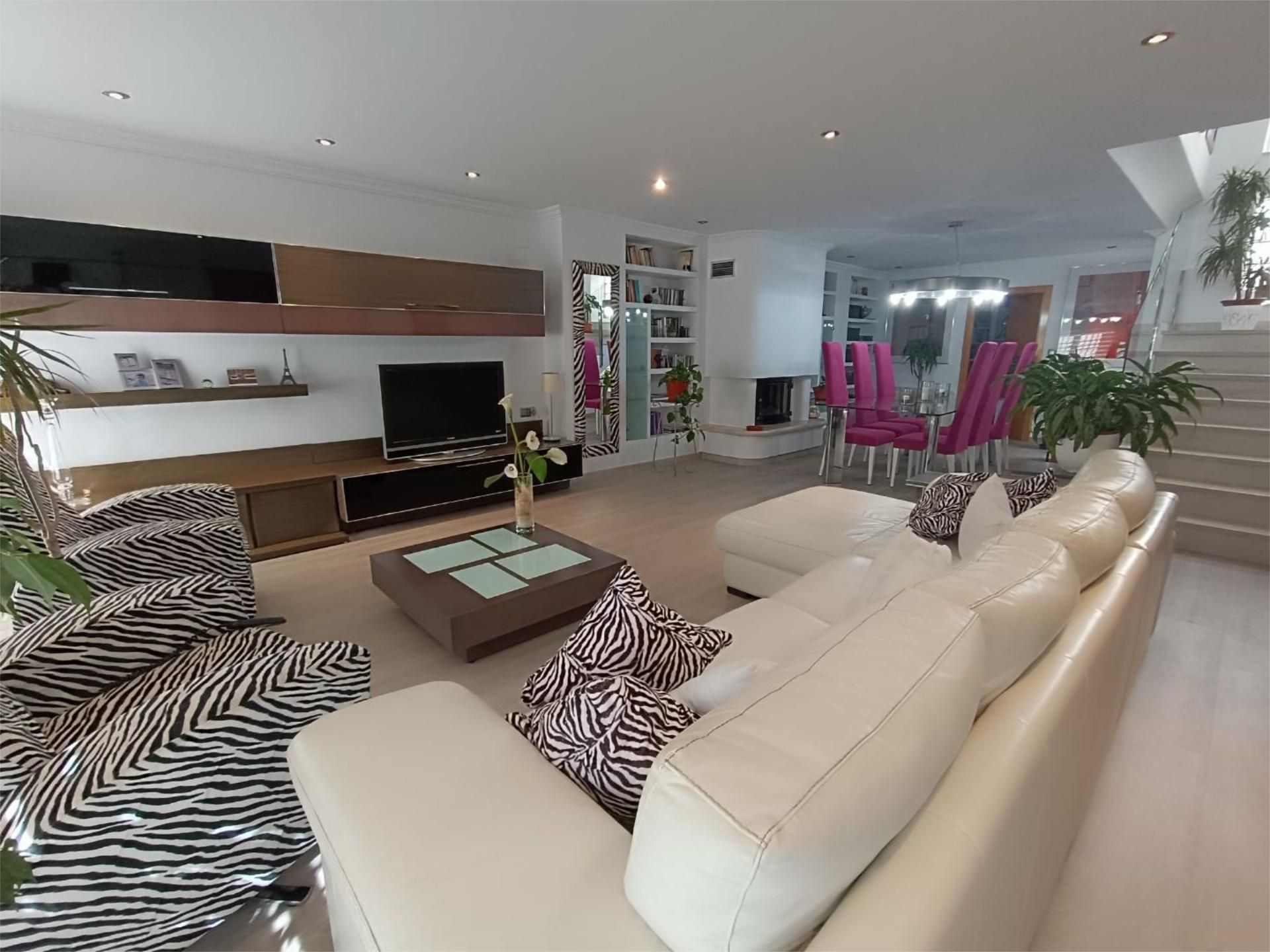 Living room of Single-family semi-detached for sale in Sagunto / Sagunt  with Air Conditioner, Terrace and Balcony