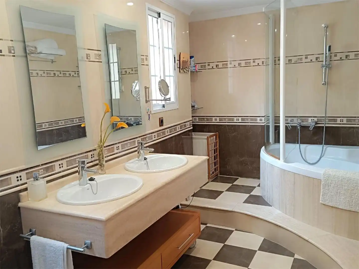 Detached homes for sale in Carrer del Poeta Llombart, 8, Centro Puerto Bathroom of Detached homes for sale in Sagunto / Sagunt with Air Conditioner, Terrace and Balcony