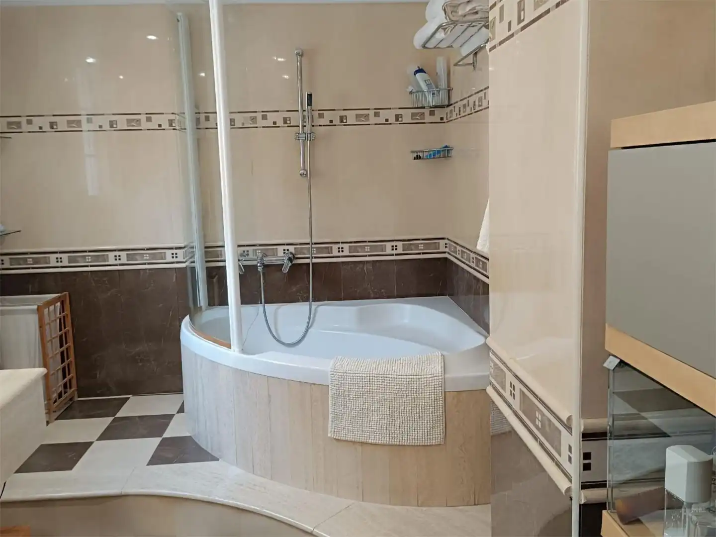 Detached homes for sale in Carrer del Poeta Llombart, 8, Centro Puerto Bathroom of Detached homes for sale in Sagunto / Sagunt with Air Conditioner, Terrace and Balcony