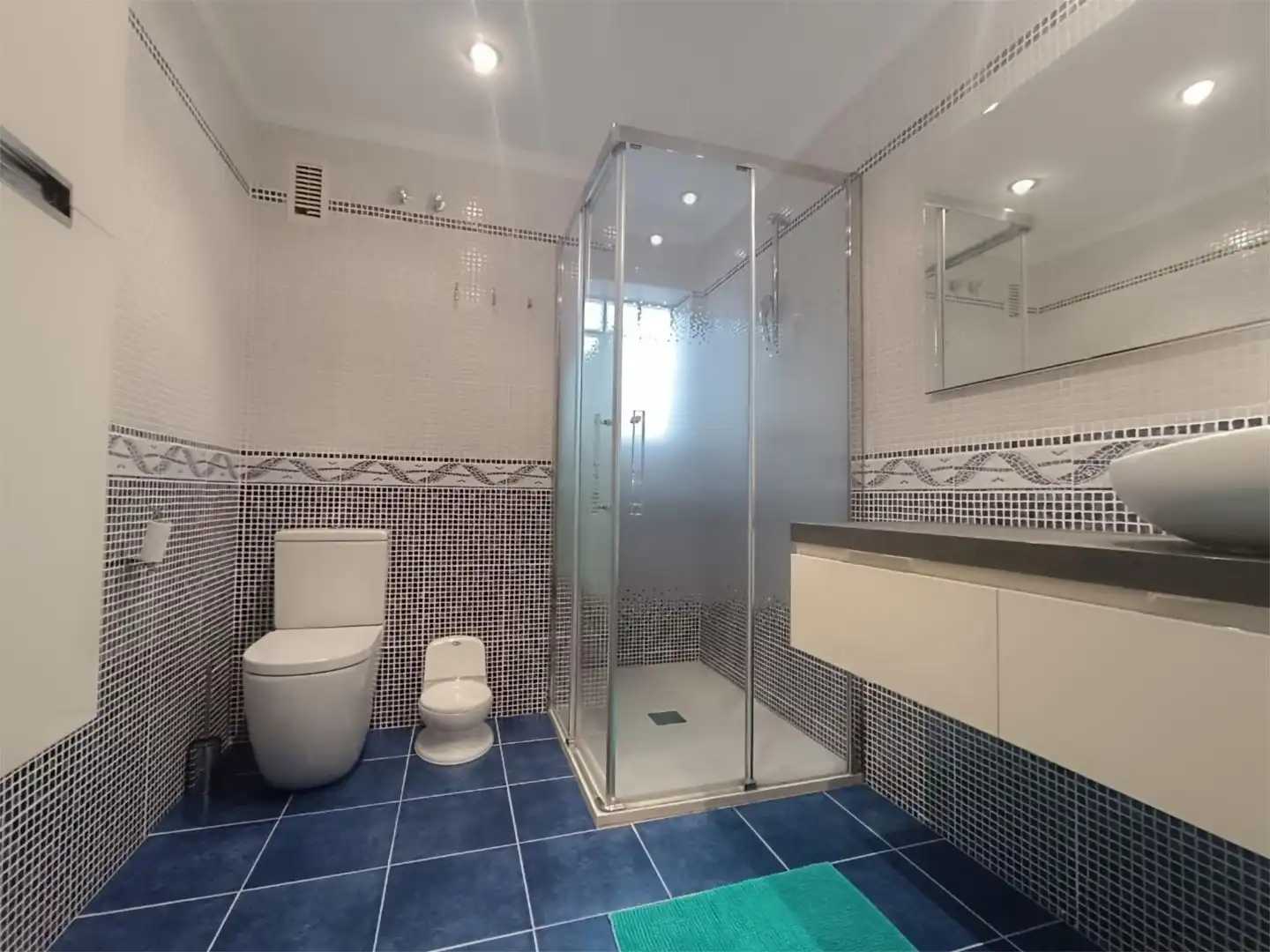 Detached homes for sale in Carrer del Poeta Llombart, 8, Centro Puerto Bathroom of Detached homes for sale in Sagunto / Sagunt with Air Conditioner, Terrace and Balcony