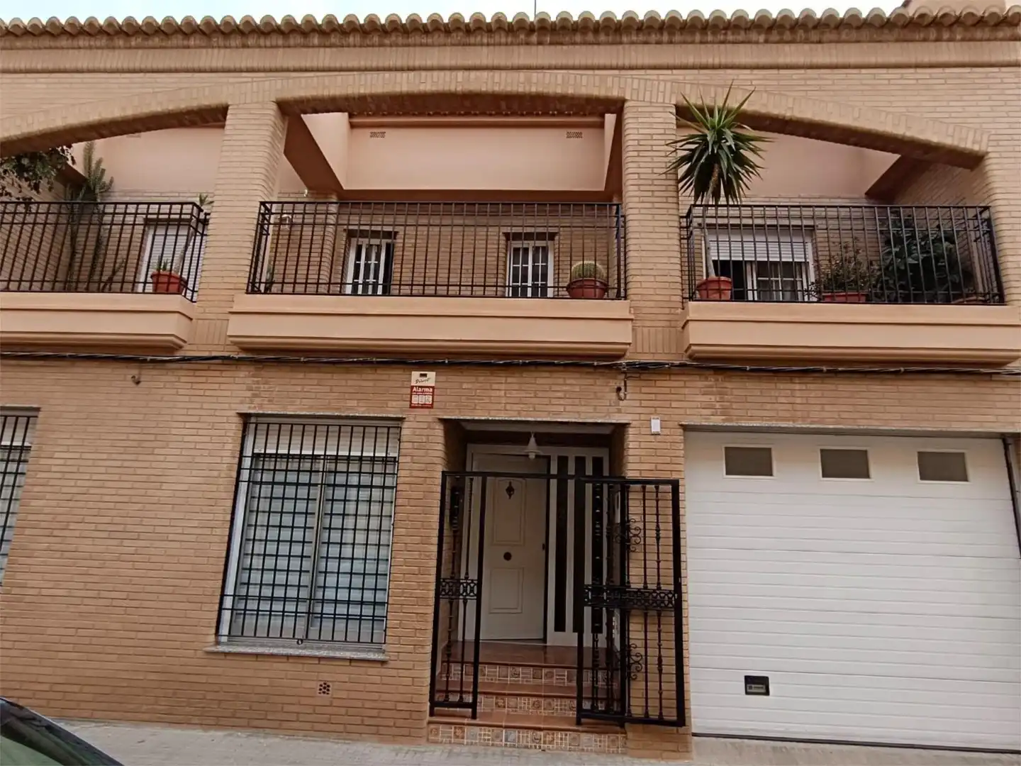 Detached homes for sale in Carrer del Poeta Llombart, 8, Centro Puerto Exterior view of Detached homes for sale in Sagunto / Sagunt with Air Conditioner, Terrace and Balcony