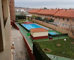Piscina de Pis de lloguer en Mérida amb Aire condicionat, Calefacció i Parquet