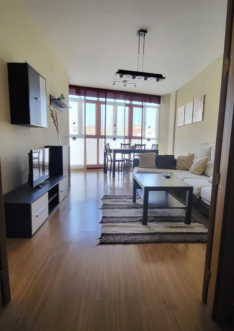 Sala d'estar de Pis de lloguer en Camarena amb Aire condicionat, Calefacció i Parquet
