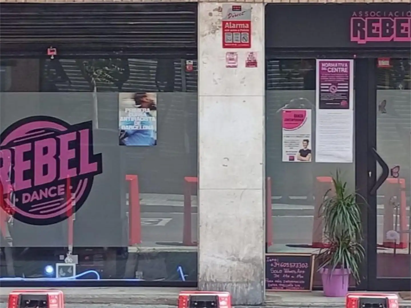 Local de lloguer a Carrer de Quetzal, 30, La Bordeta Vista exterior de Local de lloguer en Barcelona amb Aire condicionat i Parquet