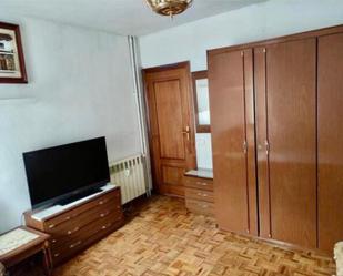 Dormitori de Casa o xalet per a compartir en  Madrid Capital amb Calefacció i Terrassa