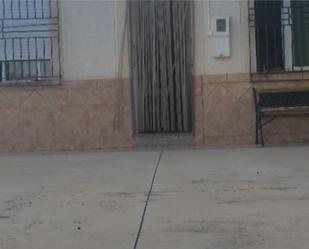Vista exterior de Pis en venda en Orihuela amb Aire condicionat, Calefacció i Jardí privat