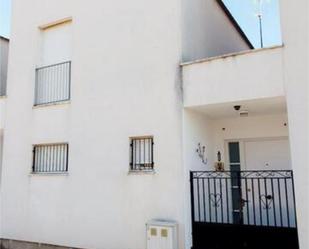 Vista exterior de Casa o xalet en venda en Luciana amb Calefacció, Jardí privat i Terrassa