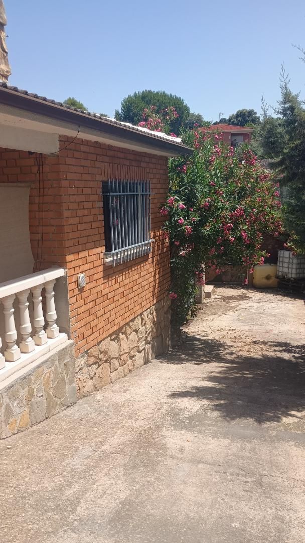 Vista exterior de Pis en venda en El Casar amb Terrassa