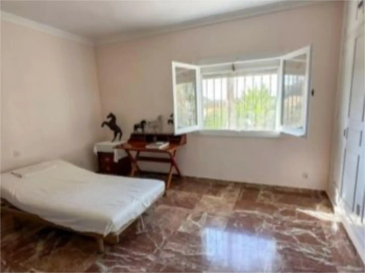 Casa o xalet en venda a Carretera de Cádiz, Kempinski Dormitori de Casa o xalet en venda en Estepona amb Aire condicionat, Calefacció i Jardí privat