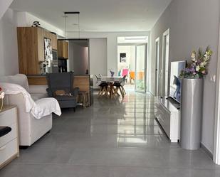Sala d'estar de Planta baixa en venda en La Pobla de Vallbona amb Terrassa