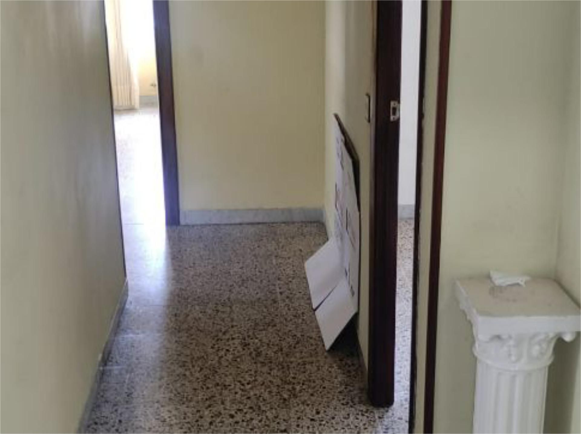 Piso en venta en Valladolid Capital con Calefacción, Terraza y Parking comunitario
