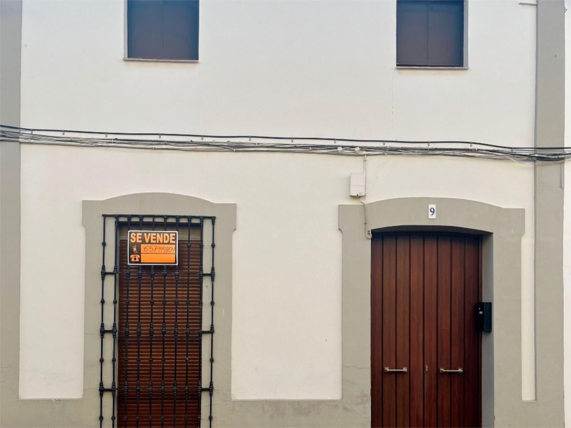 Exterior view of Single-family semi-detached for sale in Guareña  with Air Conditioner, Heating and Terrace