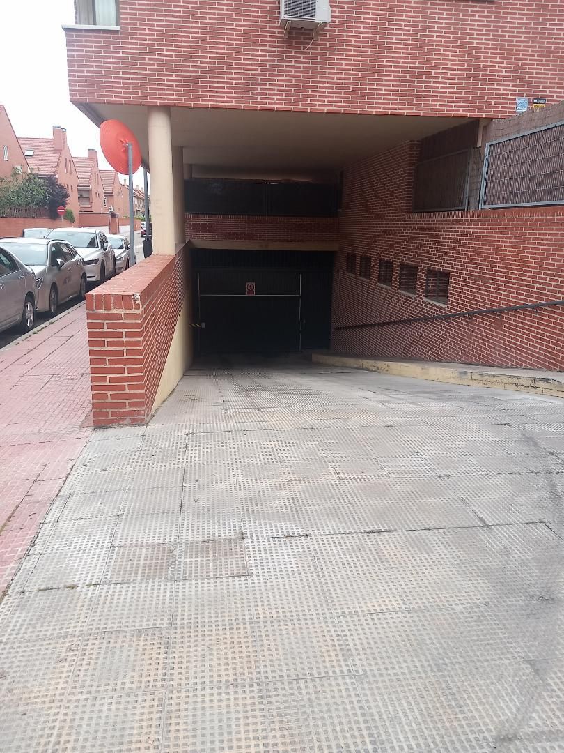 Parking of Garage to rent in Alcalá de Henares