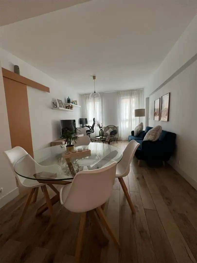 Piso de alquiler en Calle de Malta, 1, Avenida Europa Sala de estar de Piso de alquiler en Pozuelo de Alarcón con Aire acondicionado, Calefacción y Jardín privado