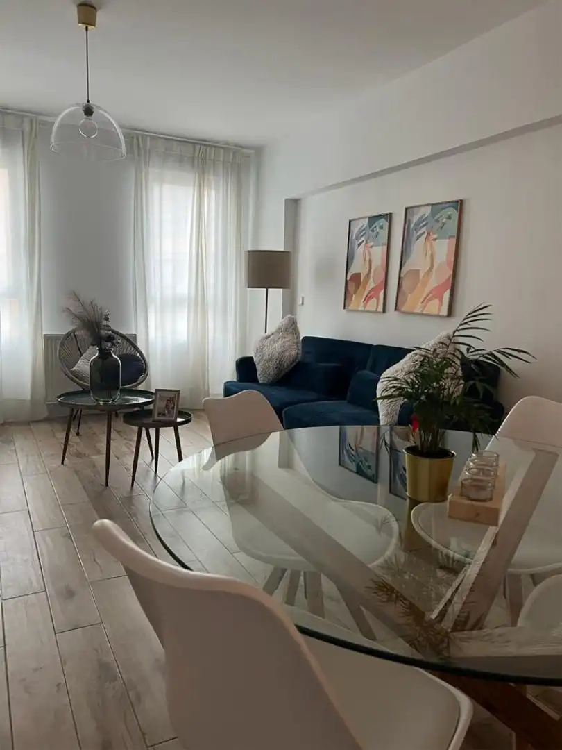 Piso de alquiler en Calle de Malta, 1, Avenida Europa Sala de estar de Piso de alquiler en Pozuelo de Alarcón con Aire acondicionado, Calefacción y Jardín privado