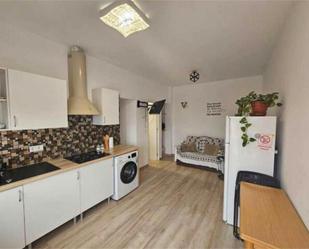 Cuina de Apartament de lloguer en Elche / Elx amb Jardí privat, Terrassa i Moblat