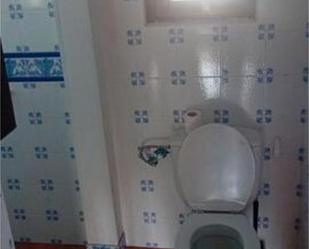 Bany de Casa o xalet en venda en Calvarrasa de Arriba amb Jardí privat, Terrassa i Piscina