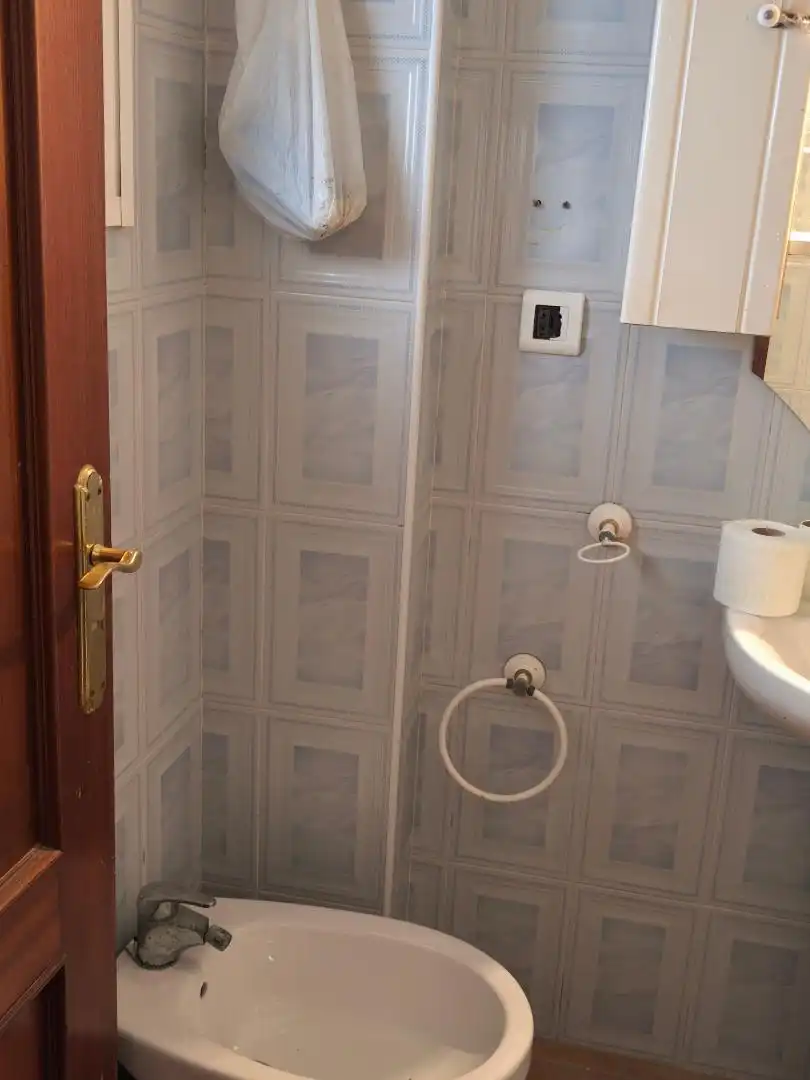 Baño de Piso en venta en Moriles con Aire acondicionado, Jardín privado y Lavadora