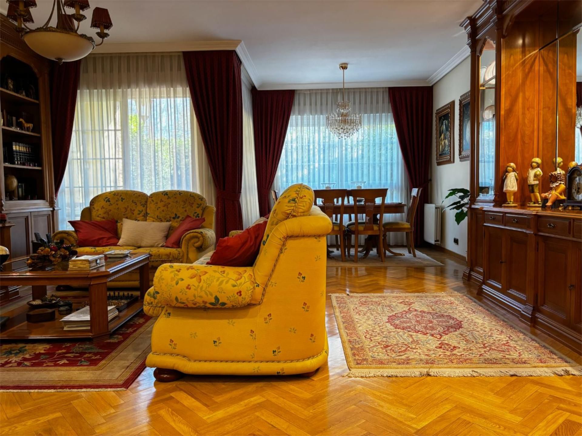 Living room of Single-family semi-detached for sale in  Madrid Capital  with Air Conditioner, Heating and Private garden