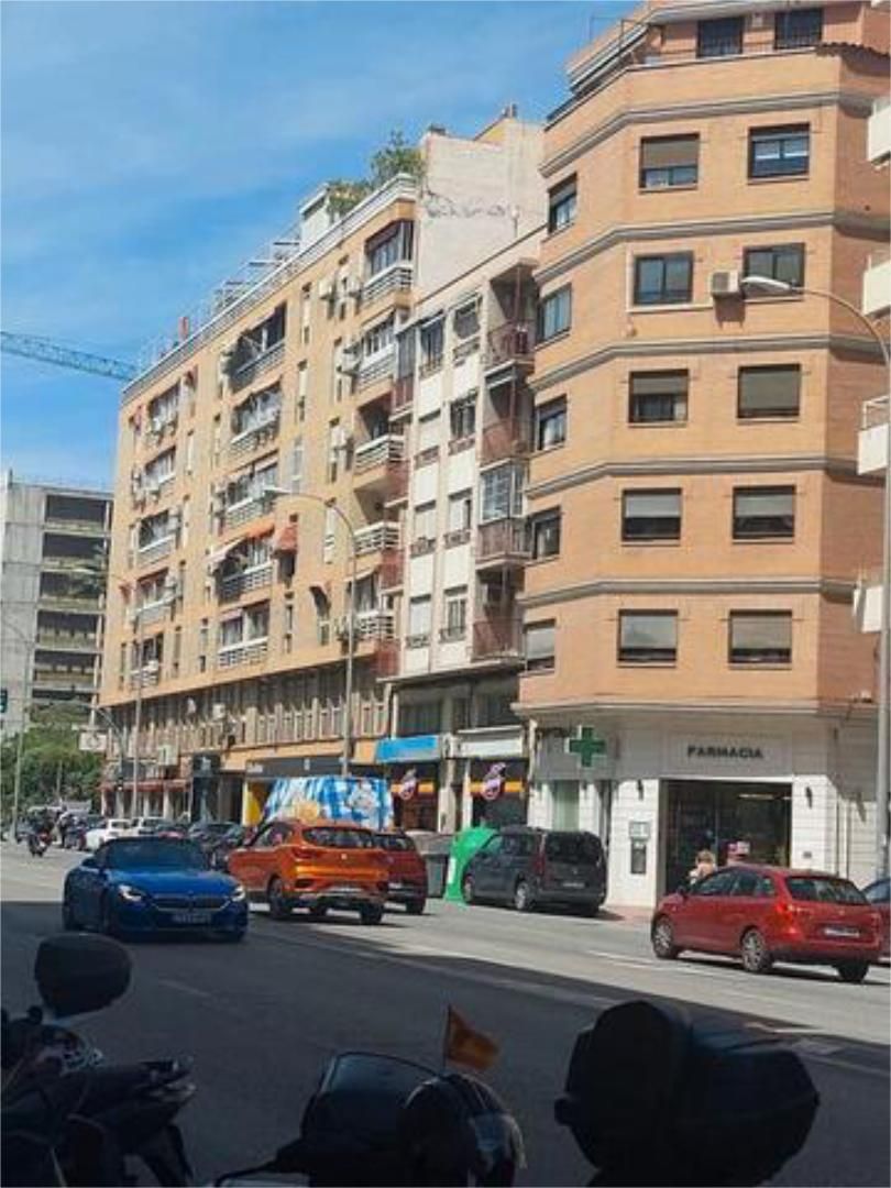Vista exterior de Pis en venda en Alicante / Alacant amb Calefacció, Jardí privat i Terrassa