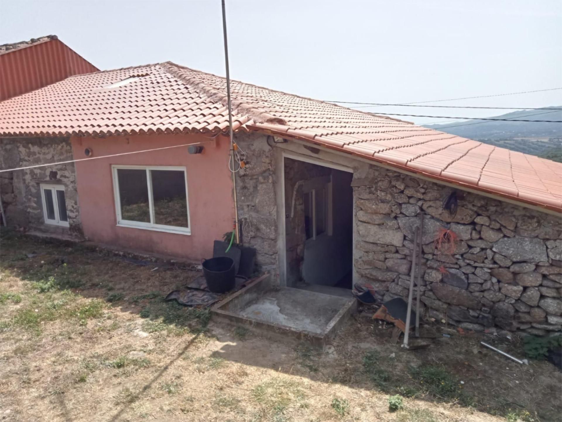 Vista exterior de Casa o xalet en venda en San Xoán de Río amb Jardí privat, Moblat i Forn