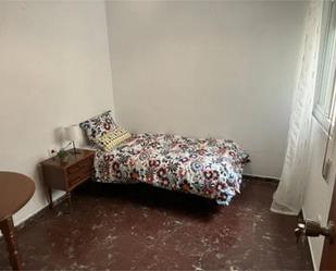 Dormitori de Pis per a compartir en Algeciras amb Terrassa i Moblat
