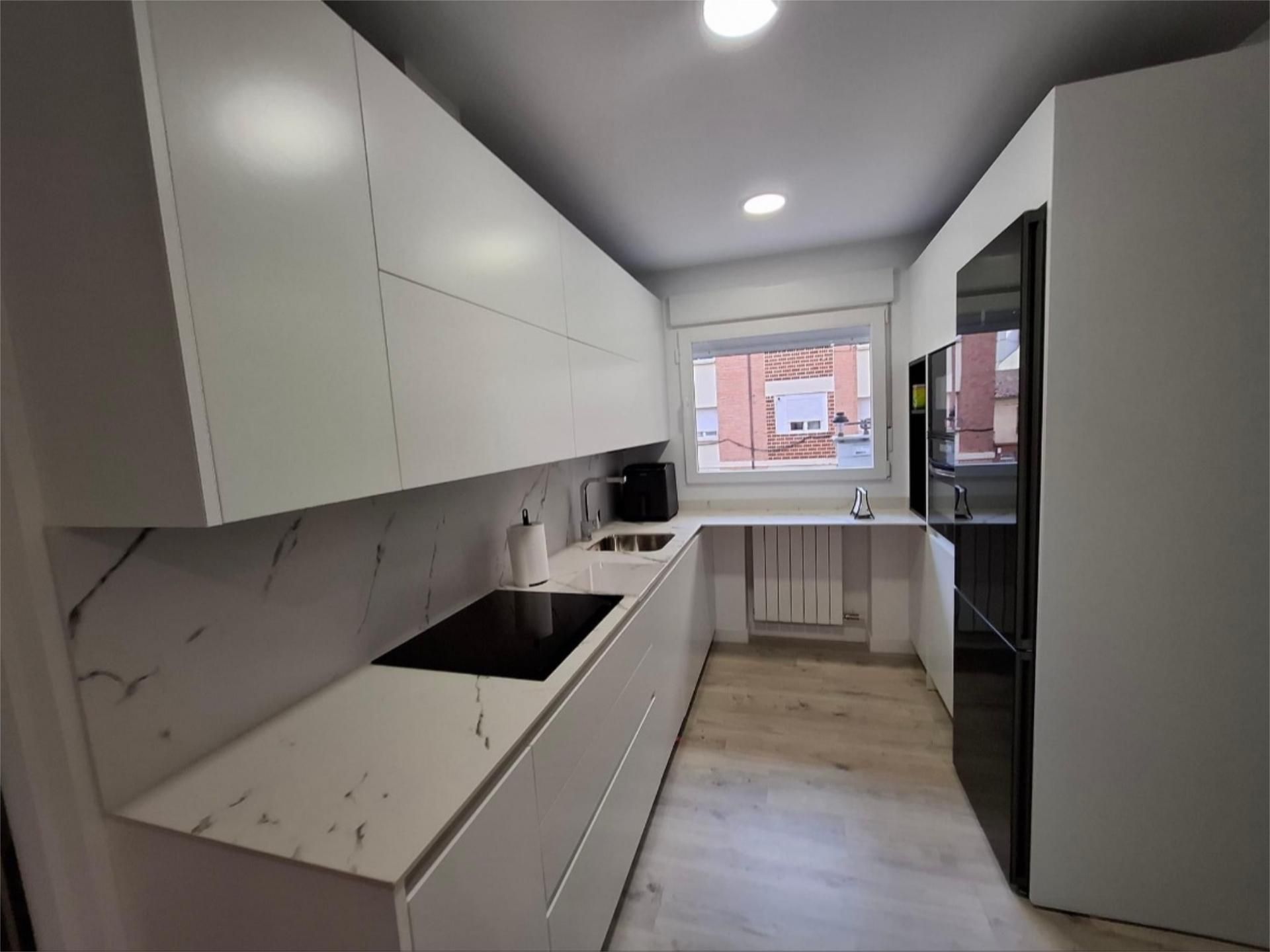 Cuina de Pis en venda en Zamora Capital  amb Calefacció, Traster i Moblat