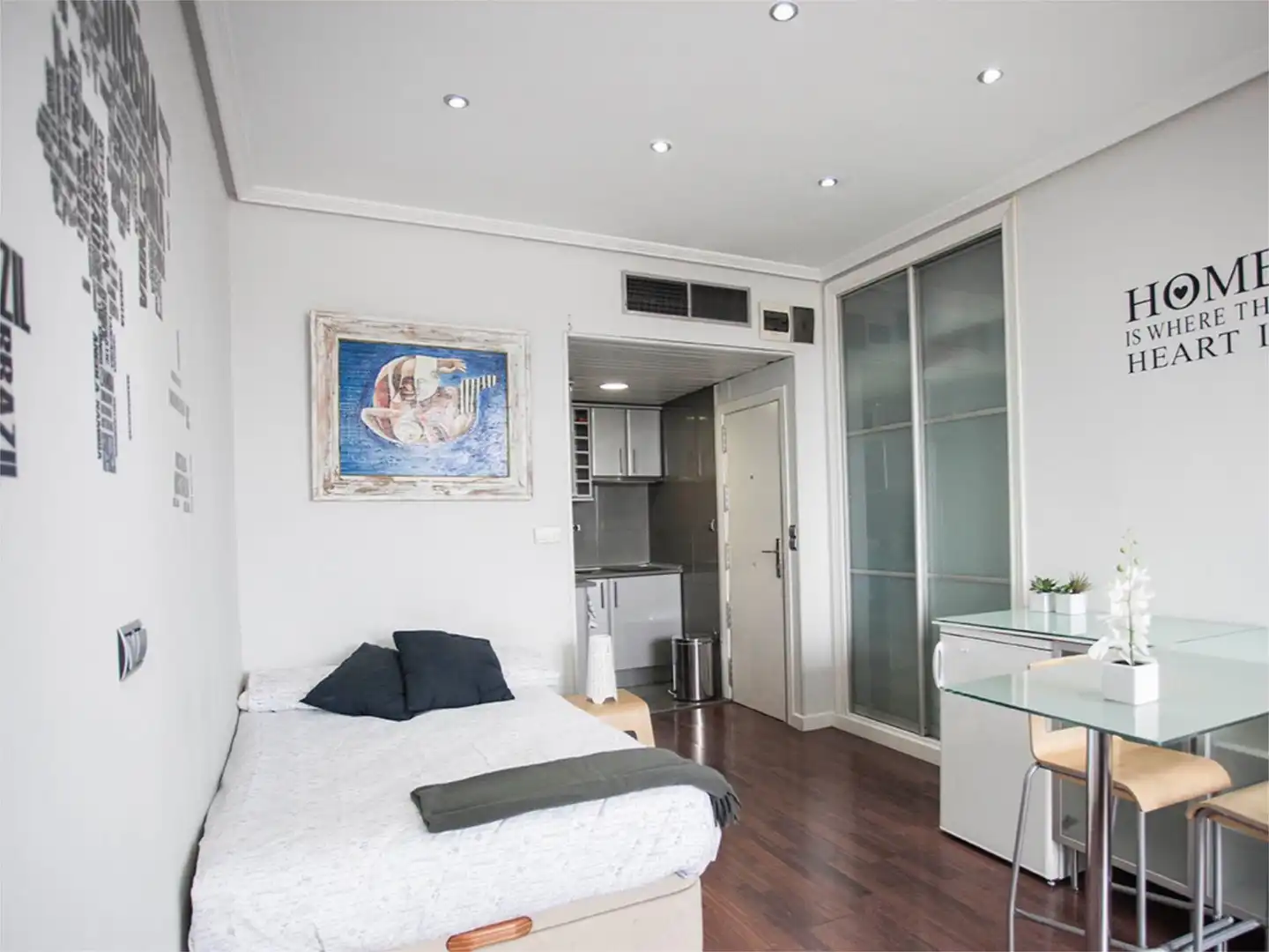 Study for rent in Calle de la Princesa, 25, Argüelles Bedroom of Study for rent in Madrid with Air Conditioner, Heating and Parquet flooring