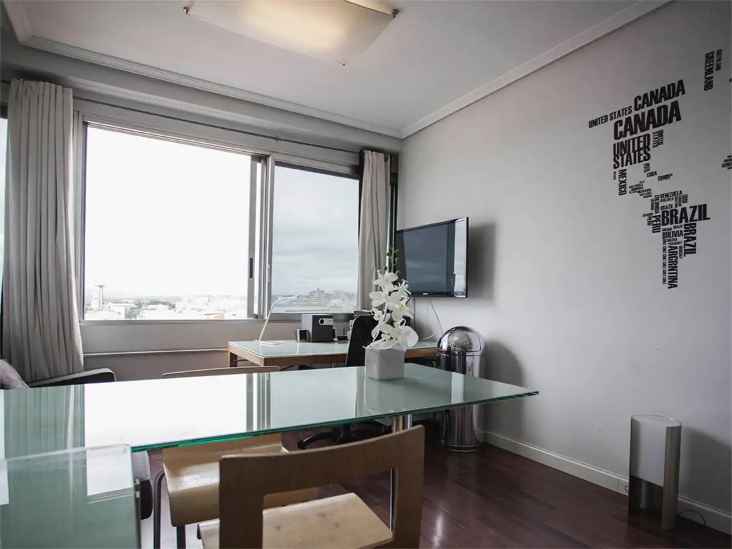 Study for rent in Calle de la Princesa, 25, Argüelles Dining room of Study for rent in Madrid with Air Conditioner, Heating and Parquet flooring