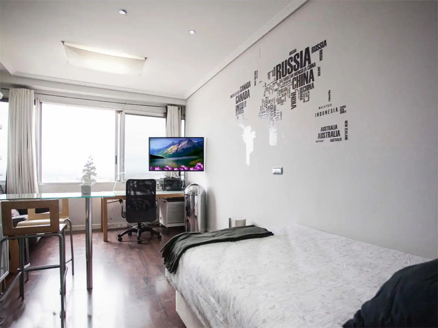 Study for rent in Calle de la Princesa, 25, Argüelles Bedroom of Study for rent in Madrid with Air Conditioner, Heating and Parquet flooring