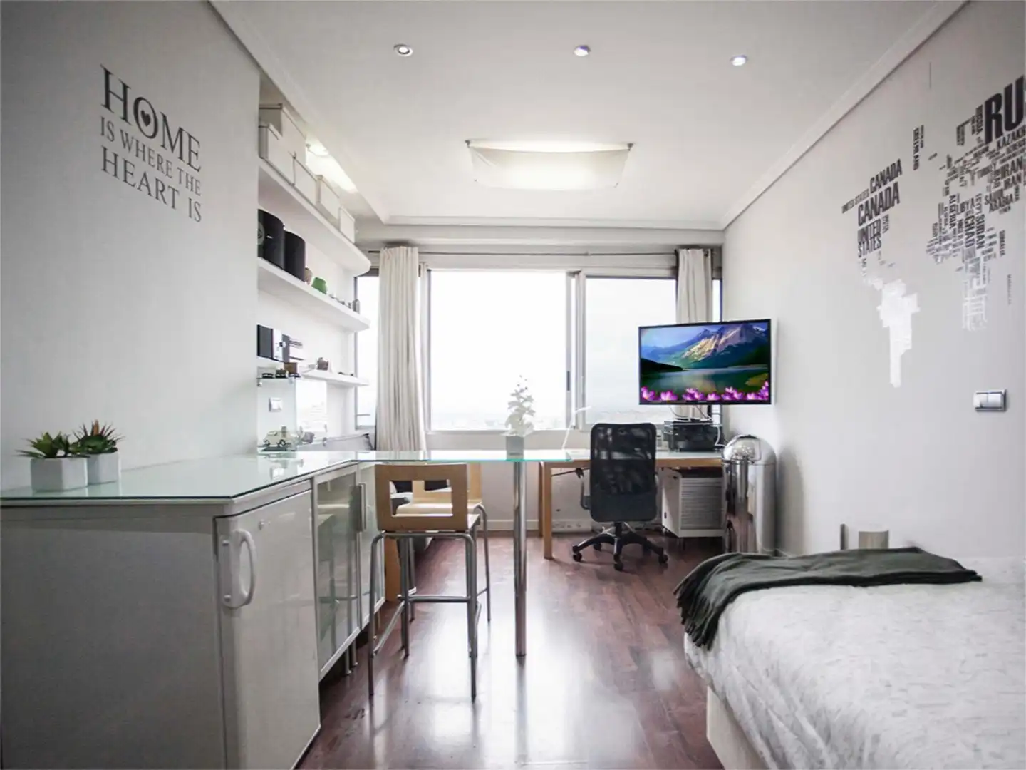 Study for rent in Calle de la Princesa, 25, Argüelles Bedroom of Study for rent in Madrid with Air Conditioner, Heating and Parquet flooring